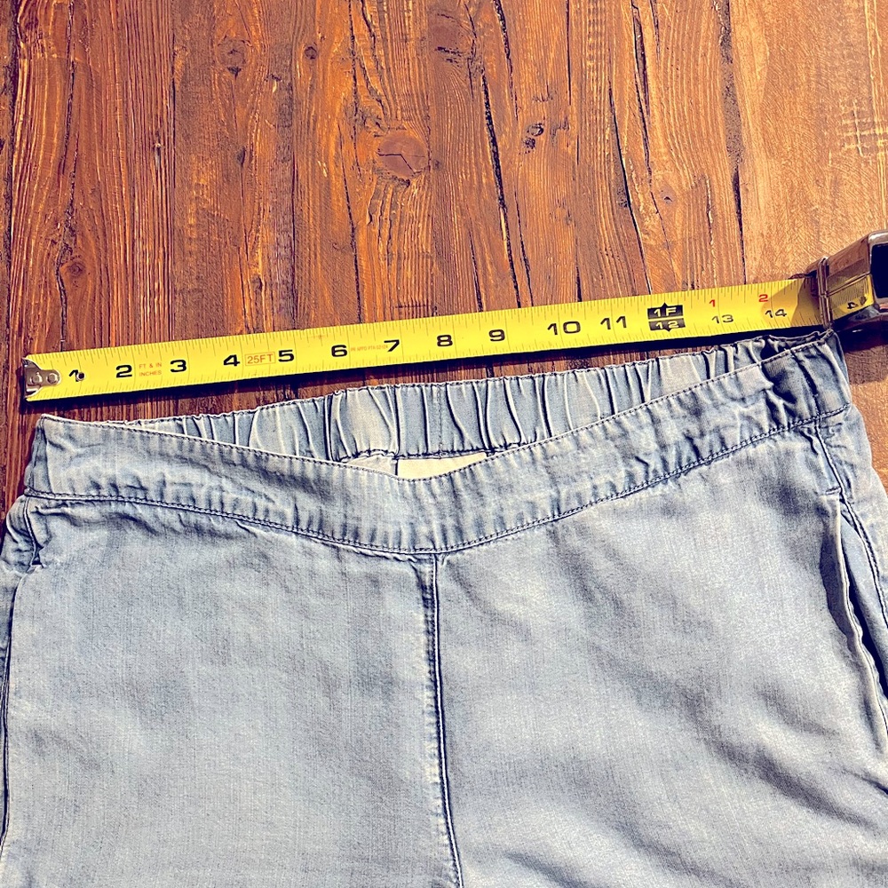 Xs Jjill super soft light denim crop pants with pockets wide leg. Super cute !